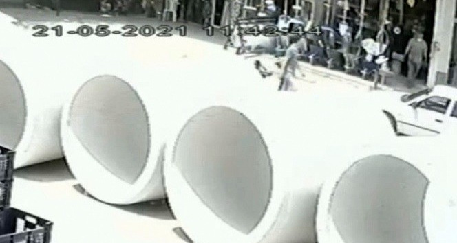 Gözüne kestirdiği cep telefonunu saniyeler içinde çaldı