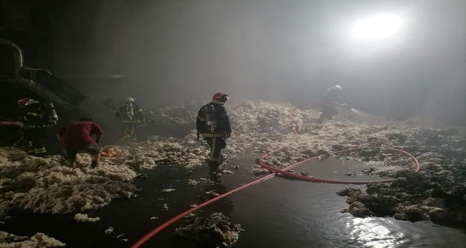 Tekstil fabrikasının deposunda yangın