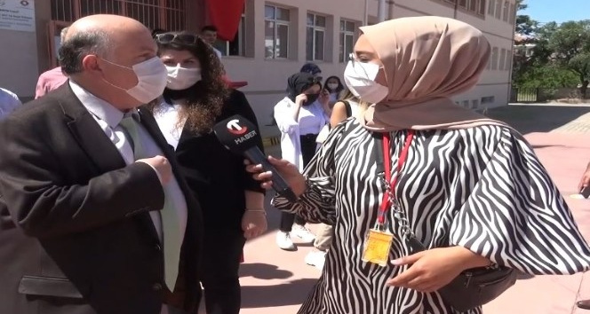 Rektör yardımcısı kadın muhabiri böyle fırçaladı