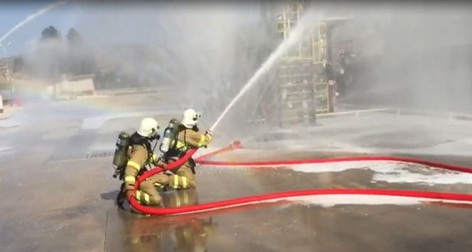 İtfaiyeden gerçeğini aratmayan tatbikat, yaralı kurtarıldı yangın söndürüldü