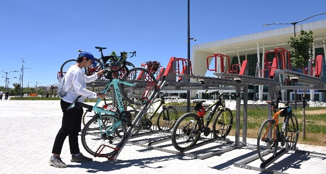 Konya Büyükşehir’den iki katlı yeni nesil bisiklet parkı