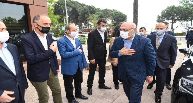 Vekil Yediyıldız’dan Başkan Tavlı’ya ziyaret