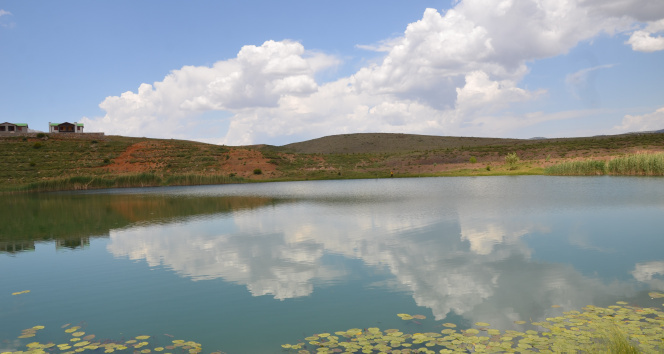 Torosların nazar boncuğu Dipsiz Göl, buz gibi suyu ve mavi rengiyle ziyaretçilerini bekliyor