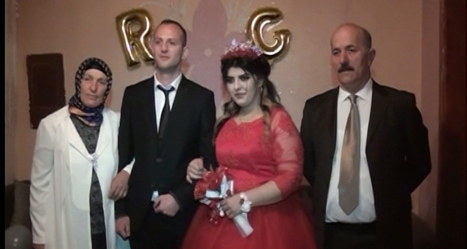 Azerbaycanlı gelin bir yılın sonunda Rizeli eşine kavuşabildi
