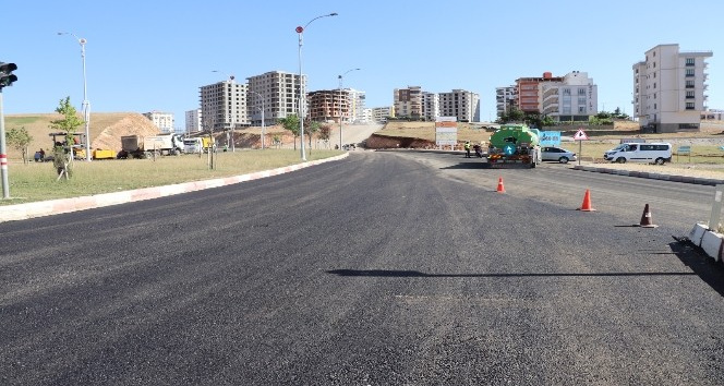 Siirt Valisi Hacıbektaşoğlu, kentte yapımı süren projeleri inceledi