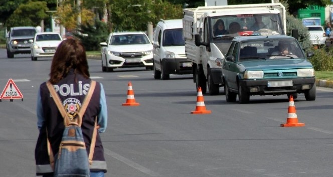 Bayburt’ta trafiğe kayıtlı araç sayısı Nisan ayı sonu itibarıyla 16 bin 15 oldu