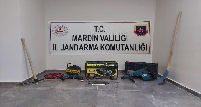 Mardin’de izinsiz kazı yapan 7 defineci suçüstü yakalandı