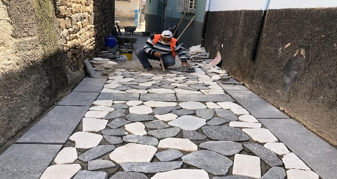 Kilis’in tarihi dar sokakları estetik taşlarla döşeniyor