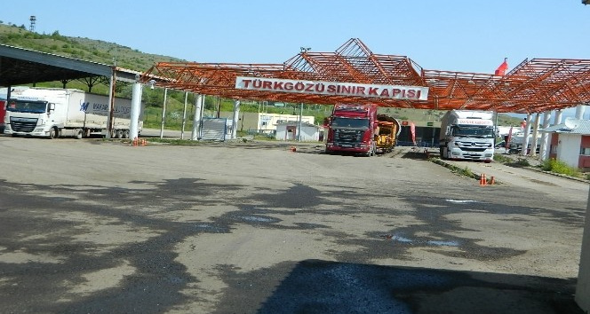 Türkiye kapıyı açıyor, Gürcistan kapatıyor