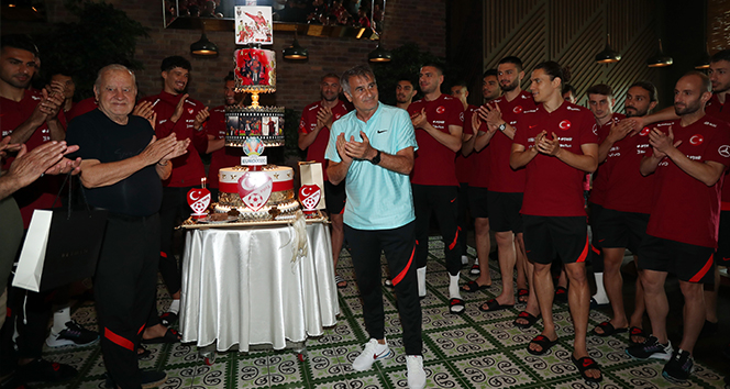 Şenol Güneş'in doğum günü kutlandı