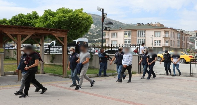 Burdur merkezli FETÖ operasyonunda 6 şüpheli tutuklandı