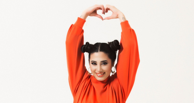 Azra Yünlü 'Biliyorum' adlı single çalışması ile digital dünyanın yeni starı olma yolunda hızla ilerliyor