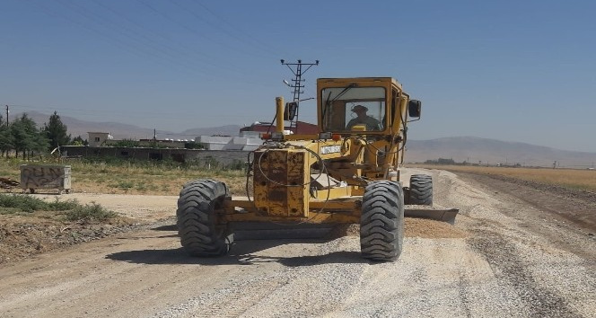 Mardin Büyükşehir Belediyesi kent genelinde yol çalışmalarına başladı