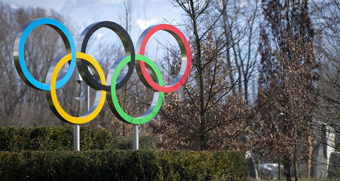 Olimpiyatlar için Tokyo’ya gelen bir kişinin Covid-19 testi pozitif çıktı