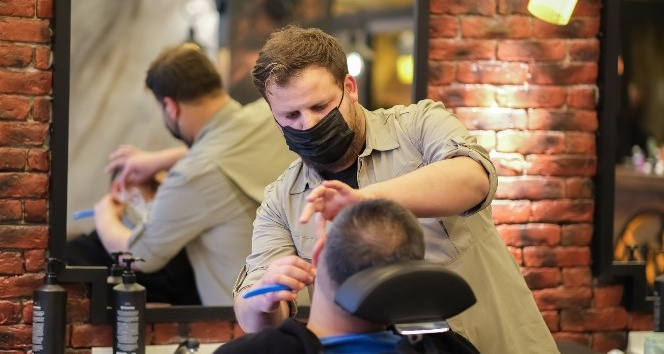 Saç tasarım uzmanı Yusuf Aydın’dan yağlı saçlar için öneriler