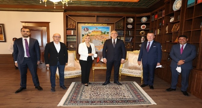 TÜROB Başkanı Eresin, Belediye Başkanı Savran’ı ziyaret etti