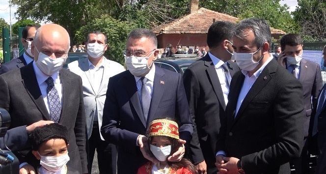 Cumhurbaşkanı Yardımcısı Oktay’dan YHT şantiyesinde inceleme