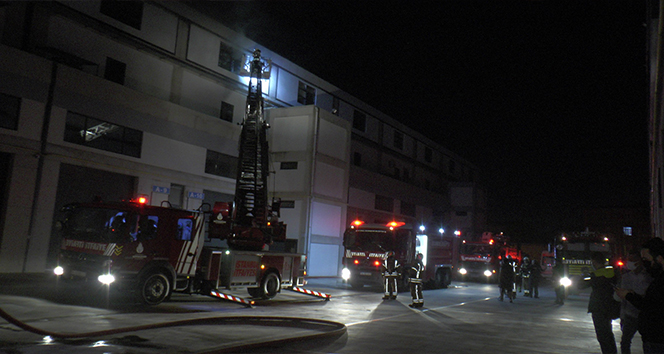 Pendik’te korkutan fabrika yangını