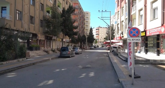 Mardin’de cadde ve sokaklarda sessizlik hakim