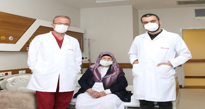 İleri evre kanser hastası yaşlı kadın, Gaziantep’te şifa buldu
