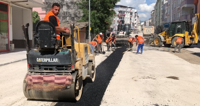 Niksar’da asfalt yama çalışmalarına başlandı