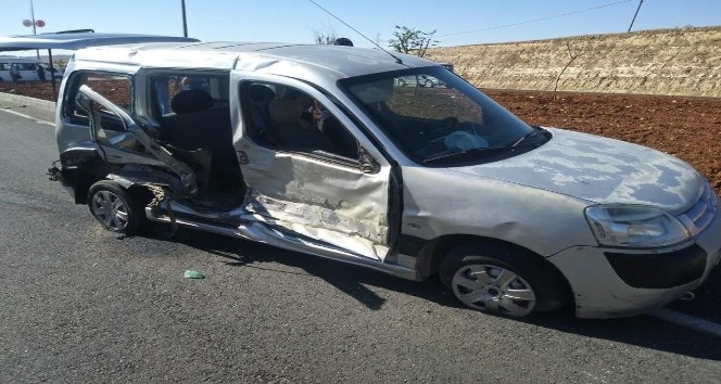 Midyat’ta trafik kazası: 3 yaralı