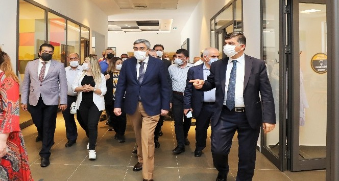 Başkan Fadıloğlu’ndan AK Parti yönetimine proje brifingi