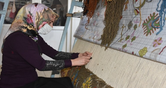Hizanlı kadınlardan 150 yıl ömürlü halılar