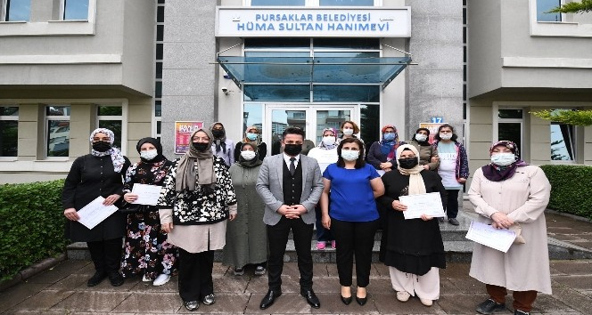 Pursaklar Belediyesi Hüma Sultan Hanım Evi’nde mezuniyet heyecanı