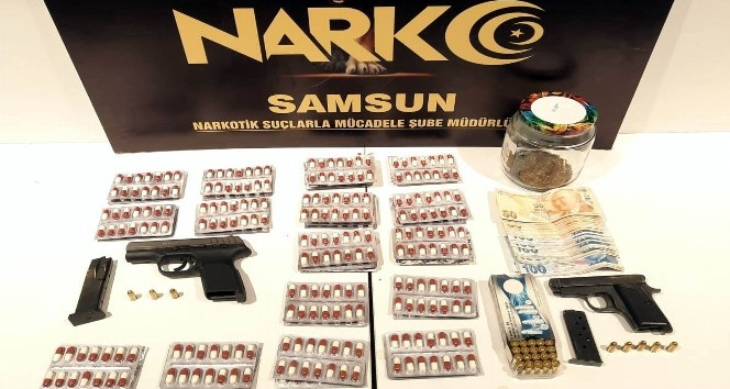 Samsun’da uyuşturucu ve silahla yakalanan 2 kişi gözaltına alındı