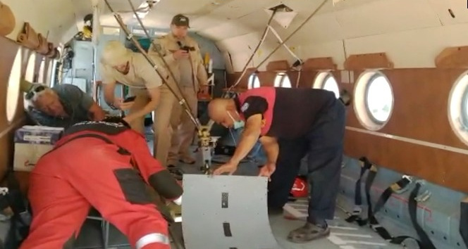 Yangın helikopterine giren yılan kurtarıldı
