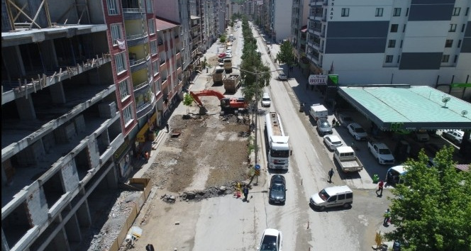 Tatvan Belediyesinden cadde yenileme çalışması