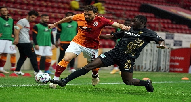 Şener Özbayraklı, Galatasaray’a veda etti