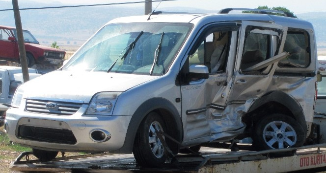 Araban’da iki araç çarpıştı: 10 yaralı