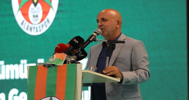 Alanyaspor’da Hasan Çavuşoğlu güven tazeledi