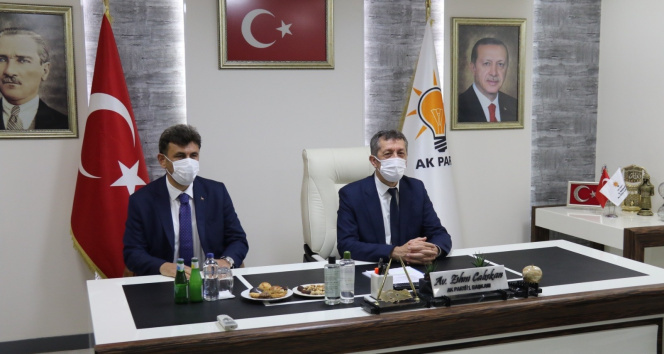 Bakan Selçuk, ek atama isteyen anneyi ‘İnşallah’ diyerek sevindirdi