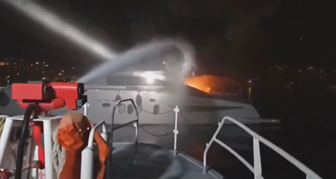 İngiliz bayraklı teknede çıkan yangın söndürüldü