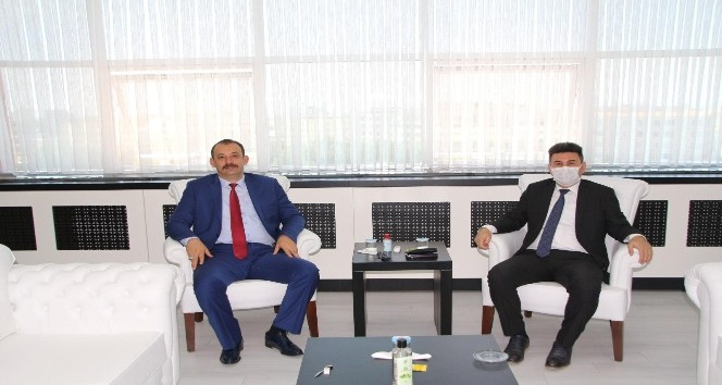 Başsavcı Durmuş’dan Rektör Karacoşkun’a veda ziyareti