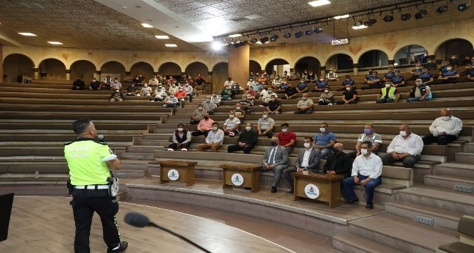 Belediye şoförlerine eğitim düzenlendi