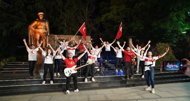 Halk bandosundan ’bizim çocuklar’a marşlı klipli destek: “Bizim Çocuklar”