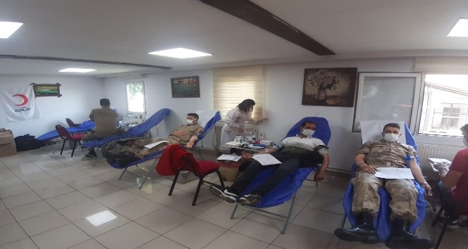 Jandarma’dan kan bağışı