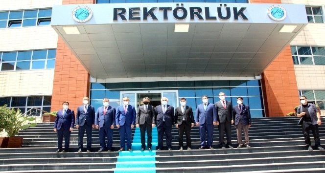 Tarım ve Orman Bakanı Bekir Pakdemirli’den üniversiteye ziyaret