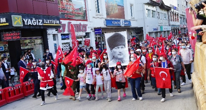 95 kilometrelik Atatürk ve İstiklal Yolu yürüyüşü son buldu