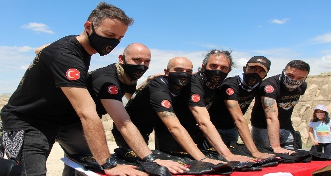 Kapadokya’da motosikletçiler yemin töreni düzenledi