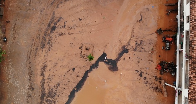 Kırıkkale’de sel felaketi: Çok sayıda ev ve iş yeri hasar gördü