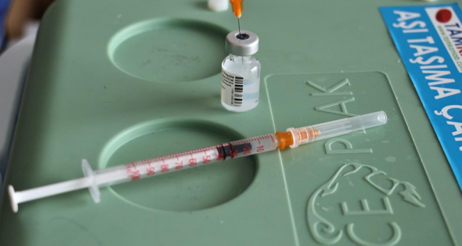 Covid-19u geçirenlere tek doz BioNTech aşısı uygulanacak