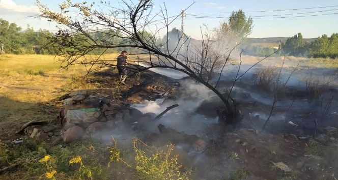 Bingöl’de arazi yangını