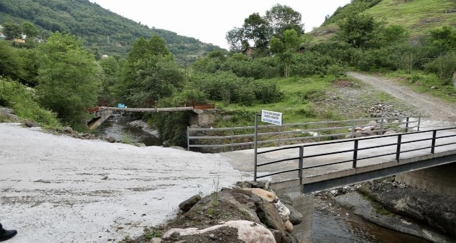 Yaşlı çiftin 40 yıllık hasreti son buldu