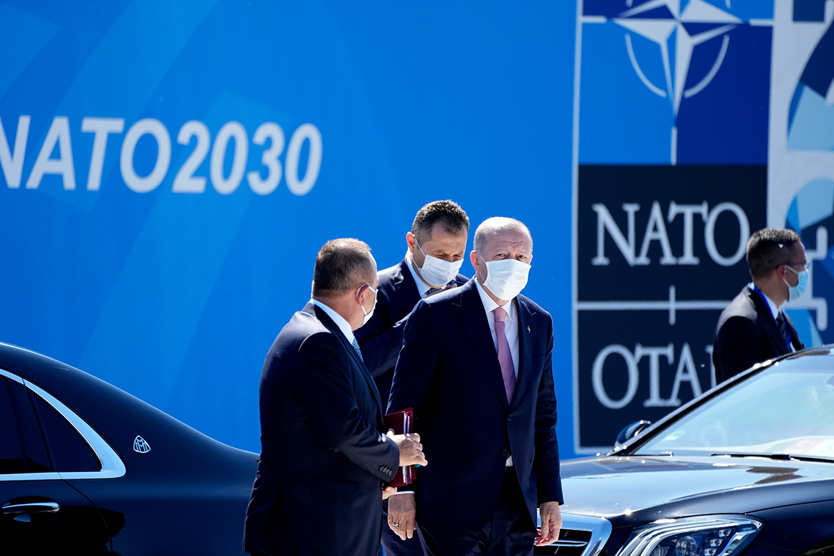 Cumhurbaşkanı Erdoğan&#039;dan NATO zirvesi öncesinde önemli görüşmeler