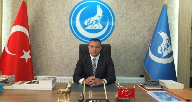 Ülkü Ocakları Başkanı Türker: “3 Hilal’e kimse paçavra diyemez”